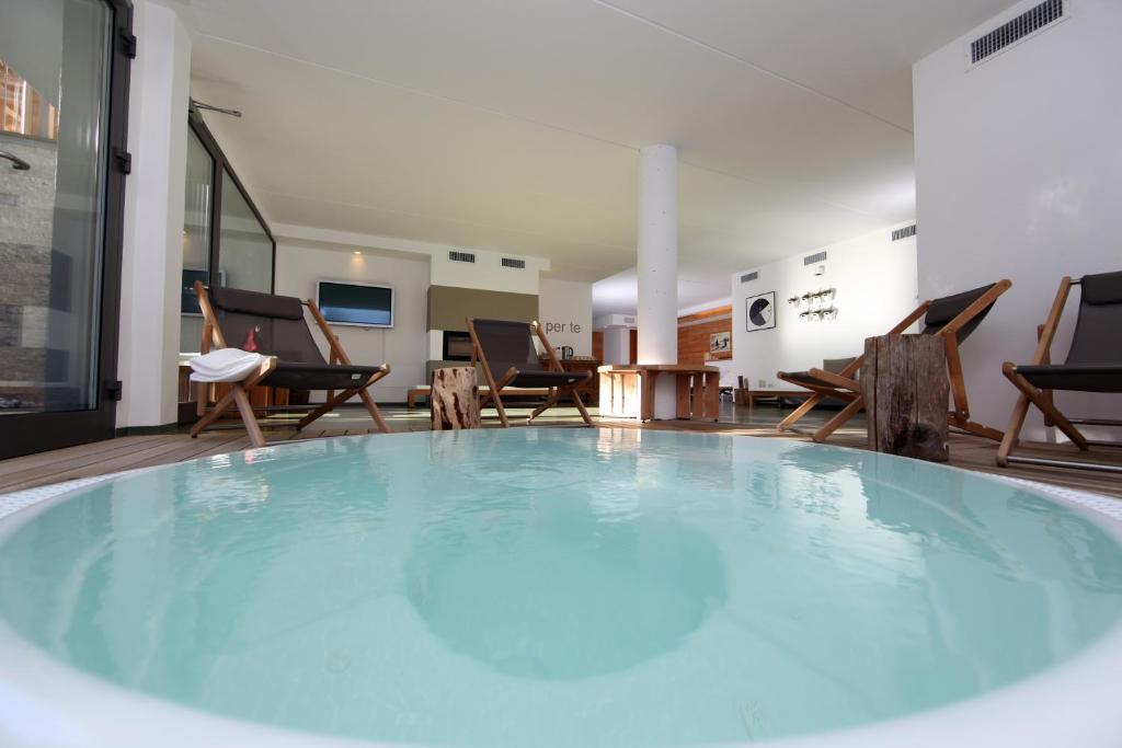 Baita Aurora Aparthotel Predazzo Buitenkant foto
