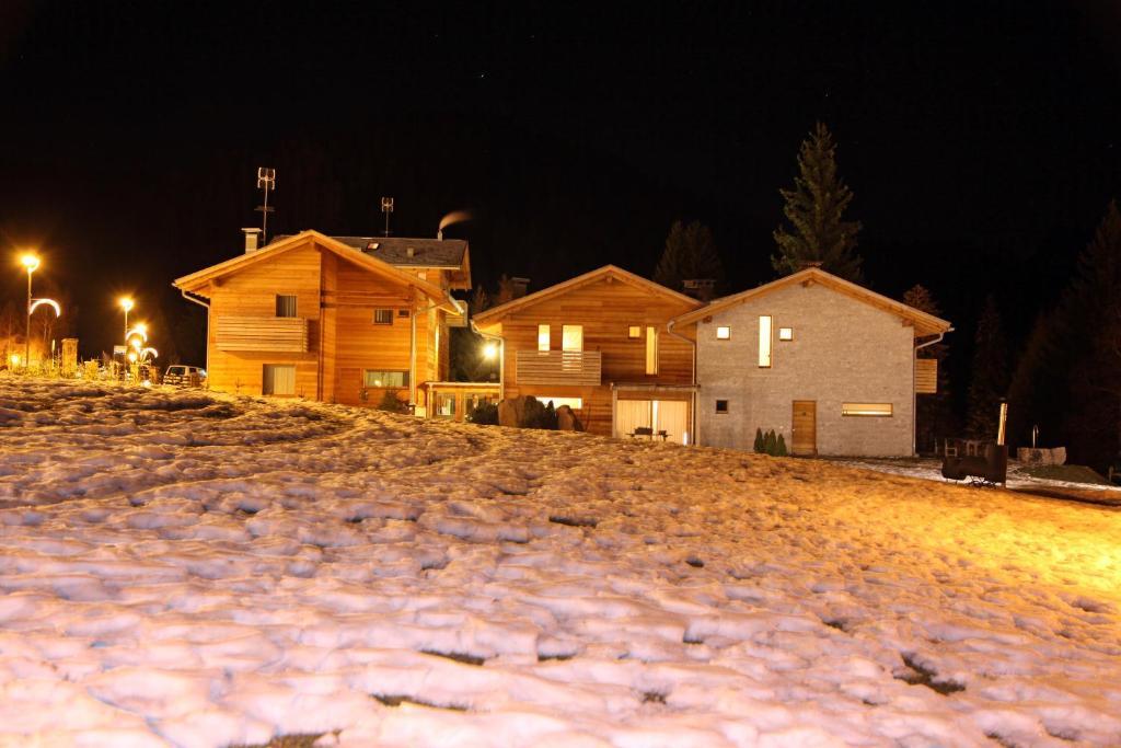 Baita Aurora Aparthotel Predazzo Buitenkant foto