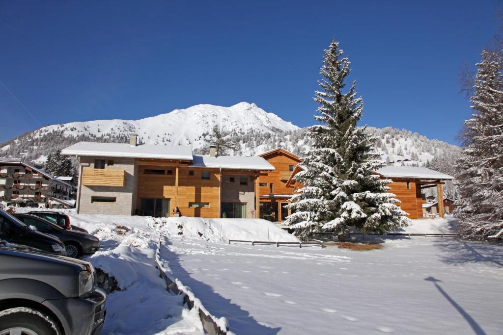 Baita Aurora Aparthotel Predazzo Buitenkant foto